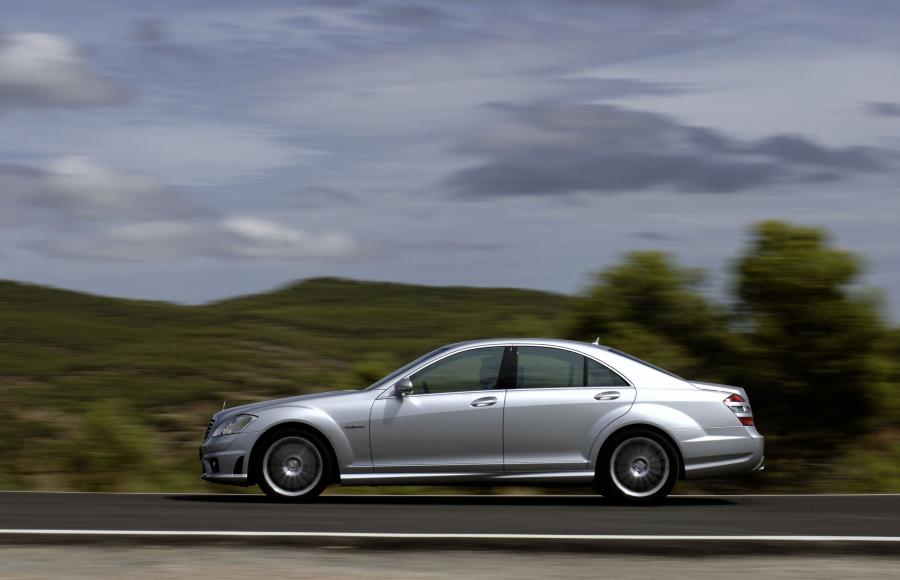  Mercedes-Benz S63 AMG 2007 года  (фото 2 из 11)
